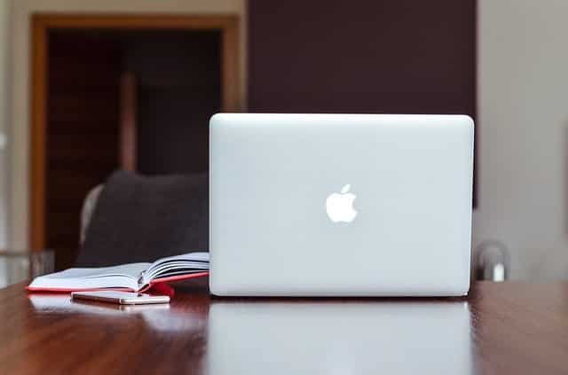 Macbook Laptop Kya hai Hindi